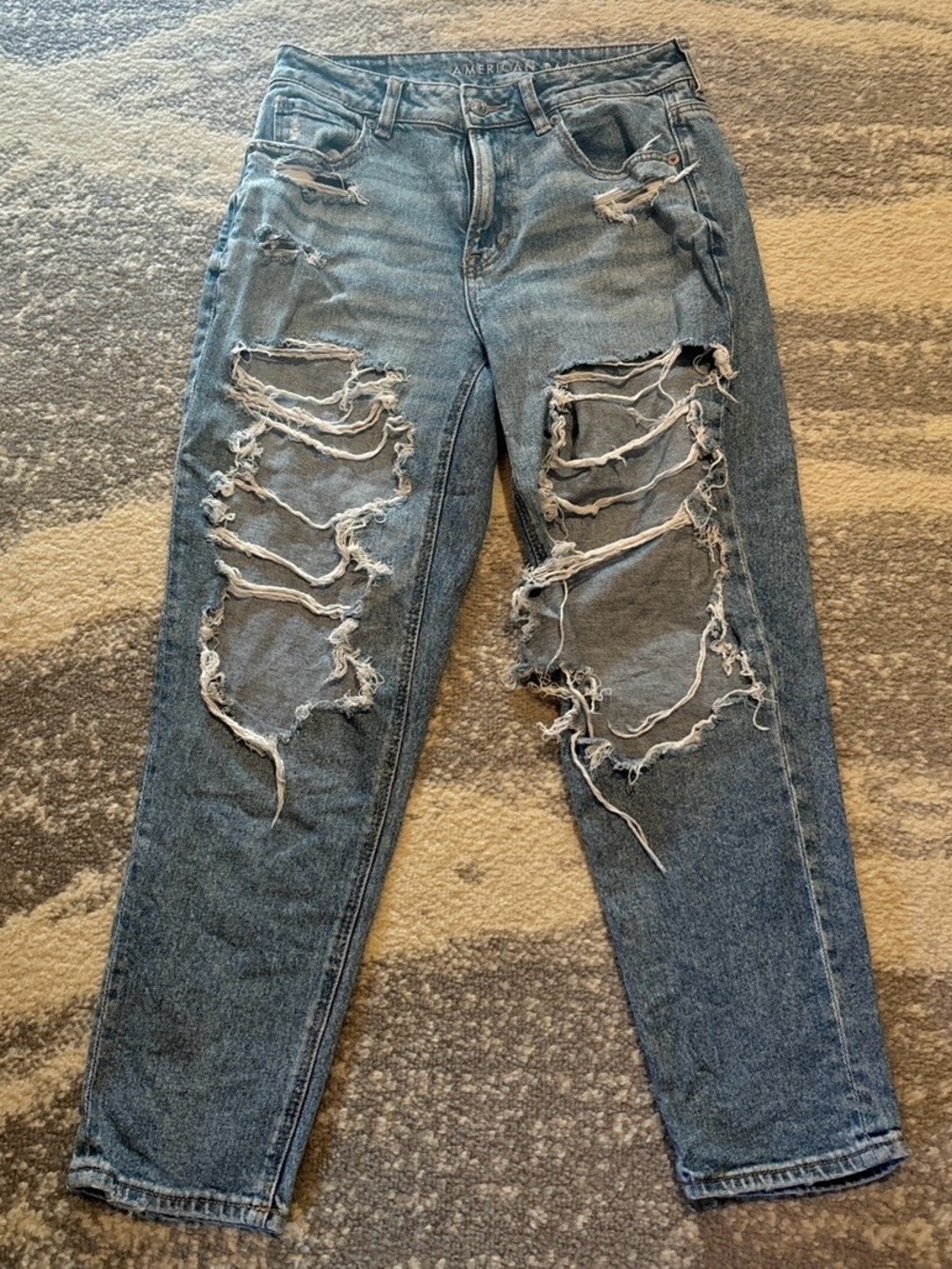 American Eagle Outfitters Women's Distressed Light Blue Boyfriend Jeans